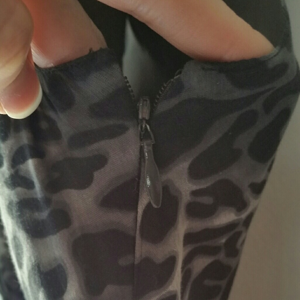 Banana Republic animal print dress - Picture 3 of 17